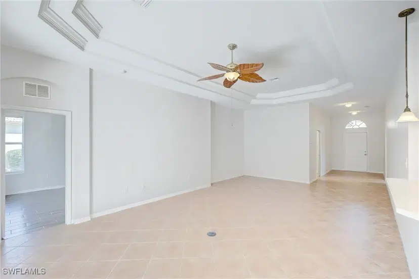 Picture of 9611 Las Casas Dr, Fort Myers FL 33919