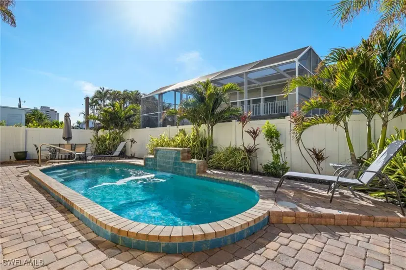 Picture of 241 Pearl St, Fort Myers Beach FL 33931