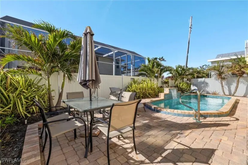 Picture of 241 Pearl St, Fort Myers Beach FL 33931