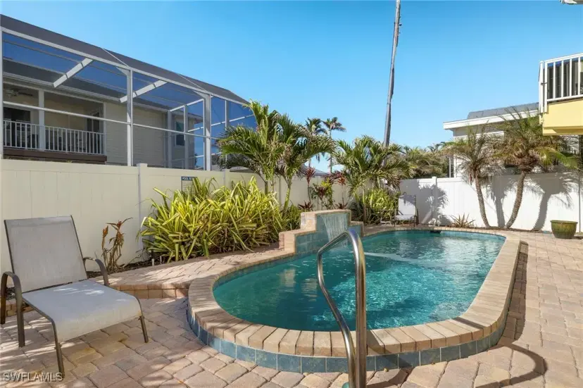 Picture of 241 Pearl St, Fort Myers Beach FL 33931
