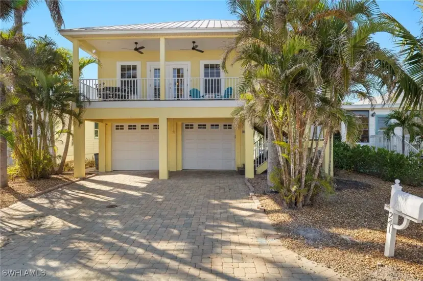 Picture of 241 Pearl St, Fort Myers Beach FL 33931