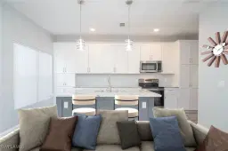 Picture of 6119 Lake Front Dr, Fort Myers, FL 33908