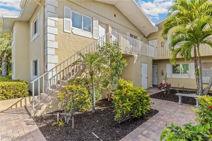 Picture of 8127 Country Rd 201, Fort Myers FL 33919