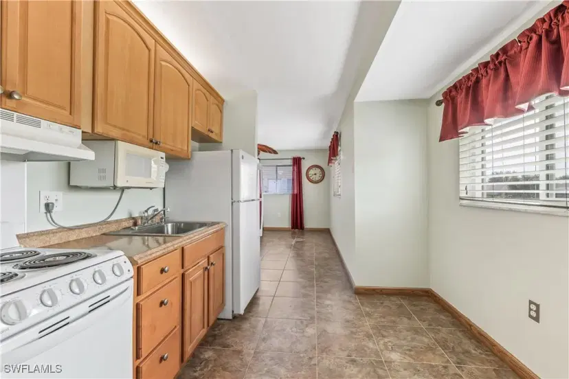 Picture of 8127 Country Rd 201, Fort Myers FL 33919