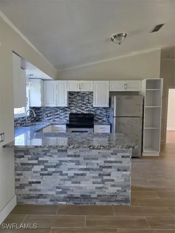 Picture of 571 11Th St Sw, Naples FL 34117