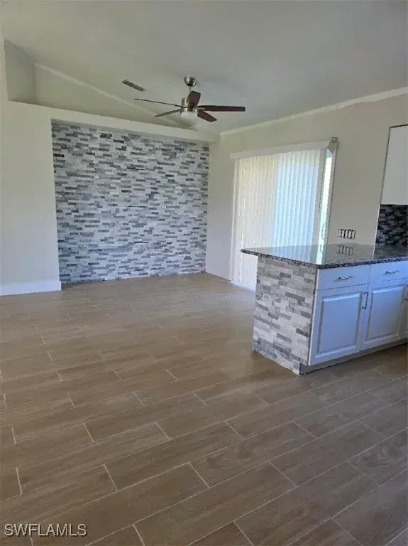 Picture of 571 11Th St Sw, Naples FL 34117