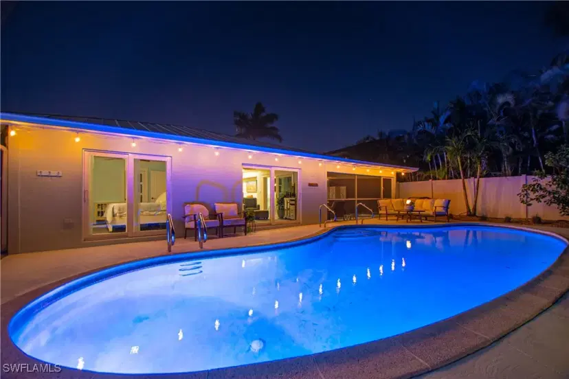 Picture of 122 Capri Blvd, Naples FL 34113