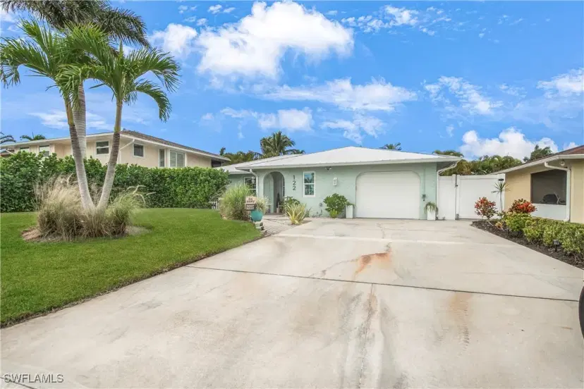 Picture of 122 Capri Blvd, Naples FL 34113