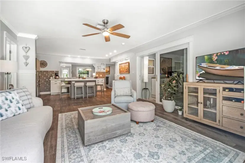 Picture of 122 Capri Blvd, Naples FL 34113