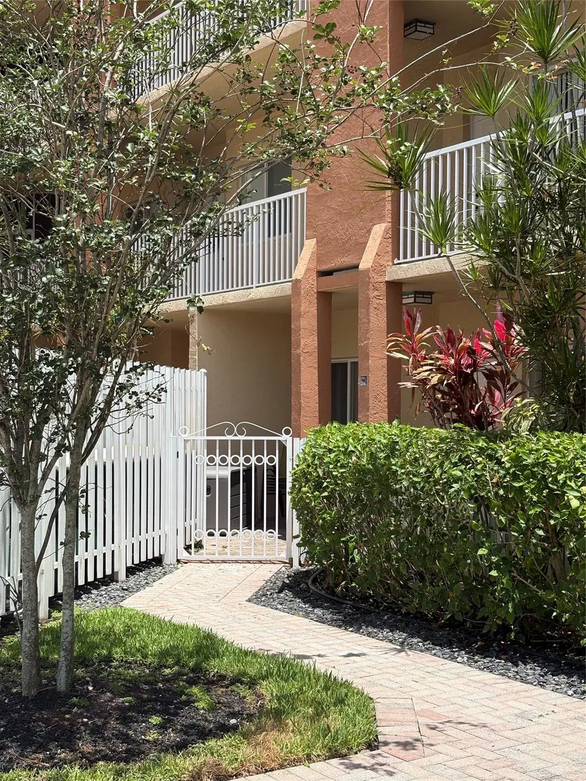 Picture of 7775 Yardley Dr 110, Fort Lauderdale, FL 33321