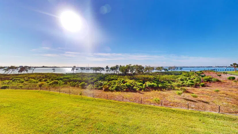 Picture of 27 W Harbour Isle Drive 205, Fort Pierce FL 34949