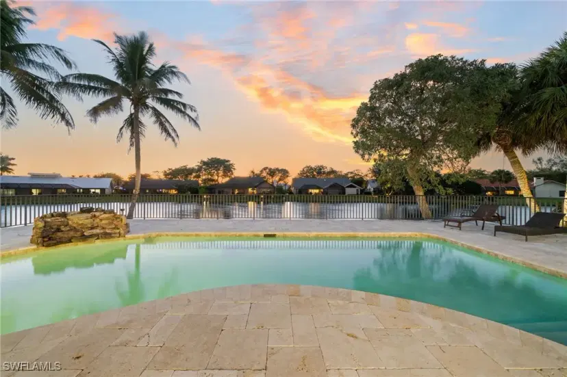Picture of 2341 Mayfield Ct 8, Naples FL 34105