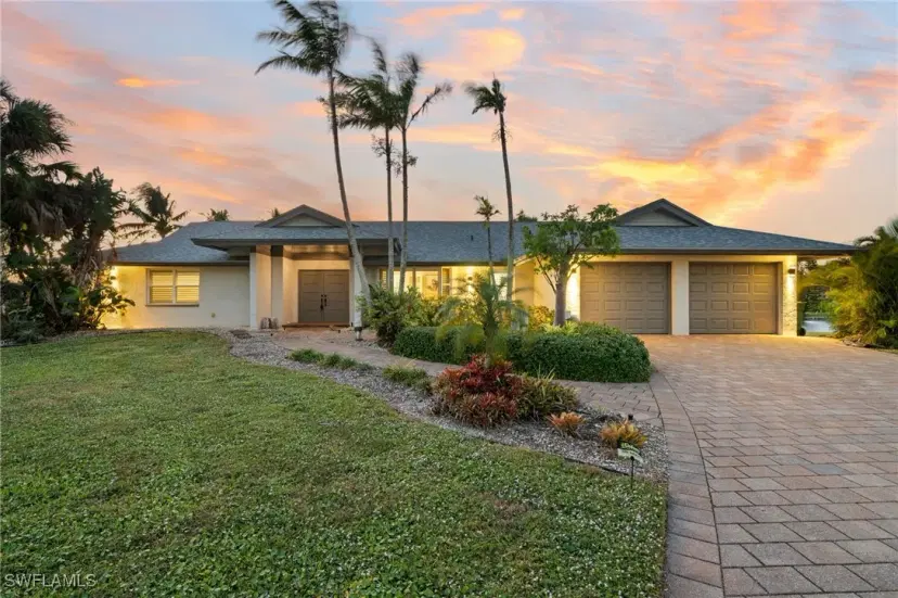Picture of 2341 Mayfield Ct 8, Naples FL 34105
