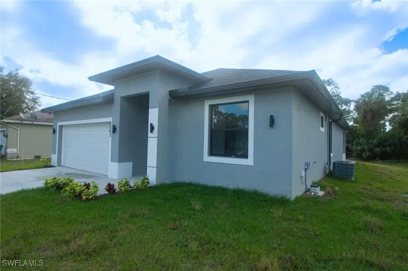 Picture of 2906 16Th St Sw, Lehigh Acres FL 33976