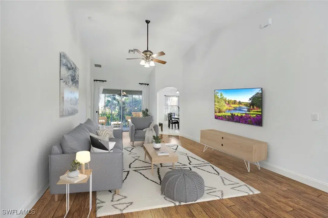 Picture of 1355 Mariposa Cir 202, Naples, FL 34105