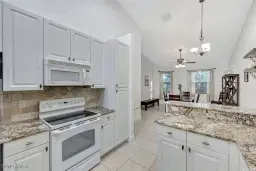 Picture of 1355 Mariposa Cir 202, Naples, FL 34105
