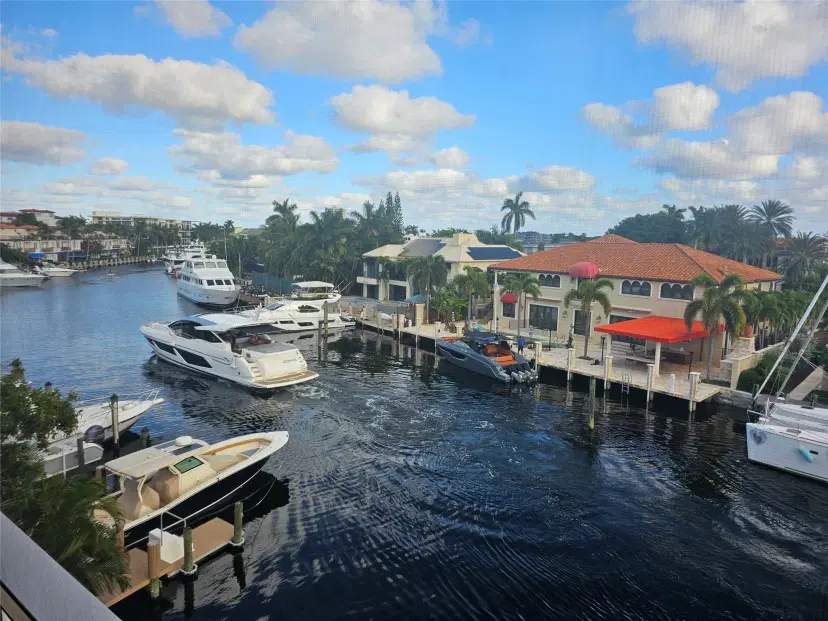 Picture of 1332 Bayview Dr 405, Fort Lauderdale FL 33304