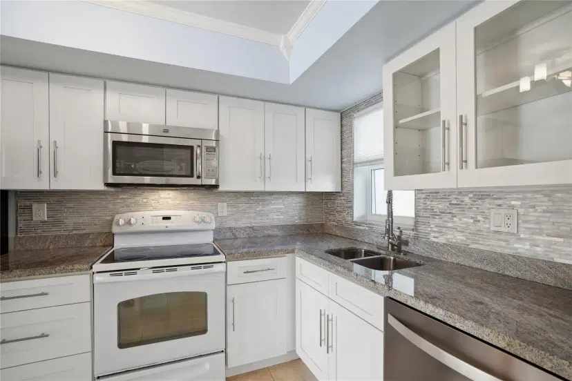 Picture of 1332 Bayview Dr 405, Fort Lauderdale FL 33304