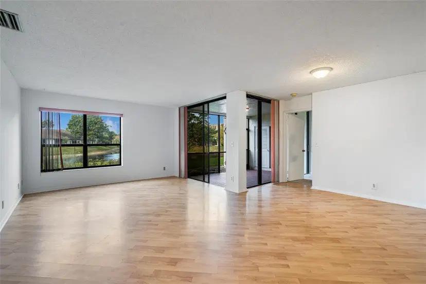 Picture of 4425 Carambola Cir 2620, Coconut Creek FL 33066
