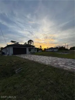 Picture of 932 Milwaukee Blvd, Lehigh Acres, FL 33974