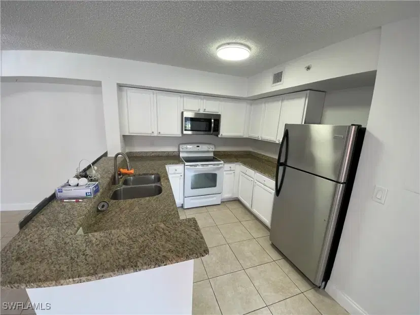 Picture of 1275 Wildwood Lakes Blvd 105, Naples FL 34104