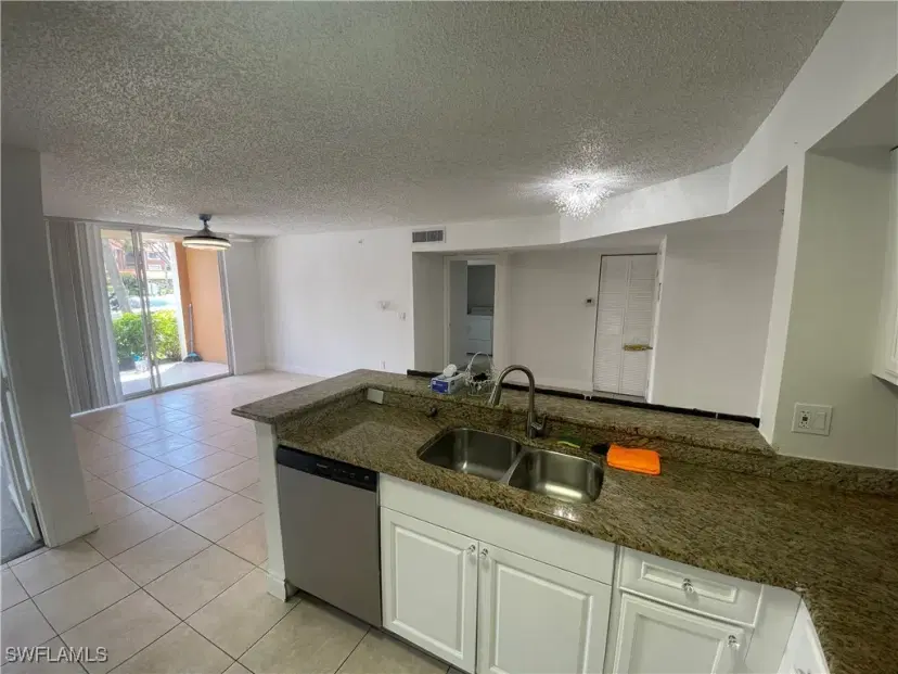 Picture of 1275 Wildwood Lakes Blvd 105, Naples FL 34104