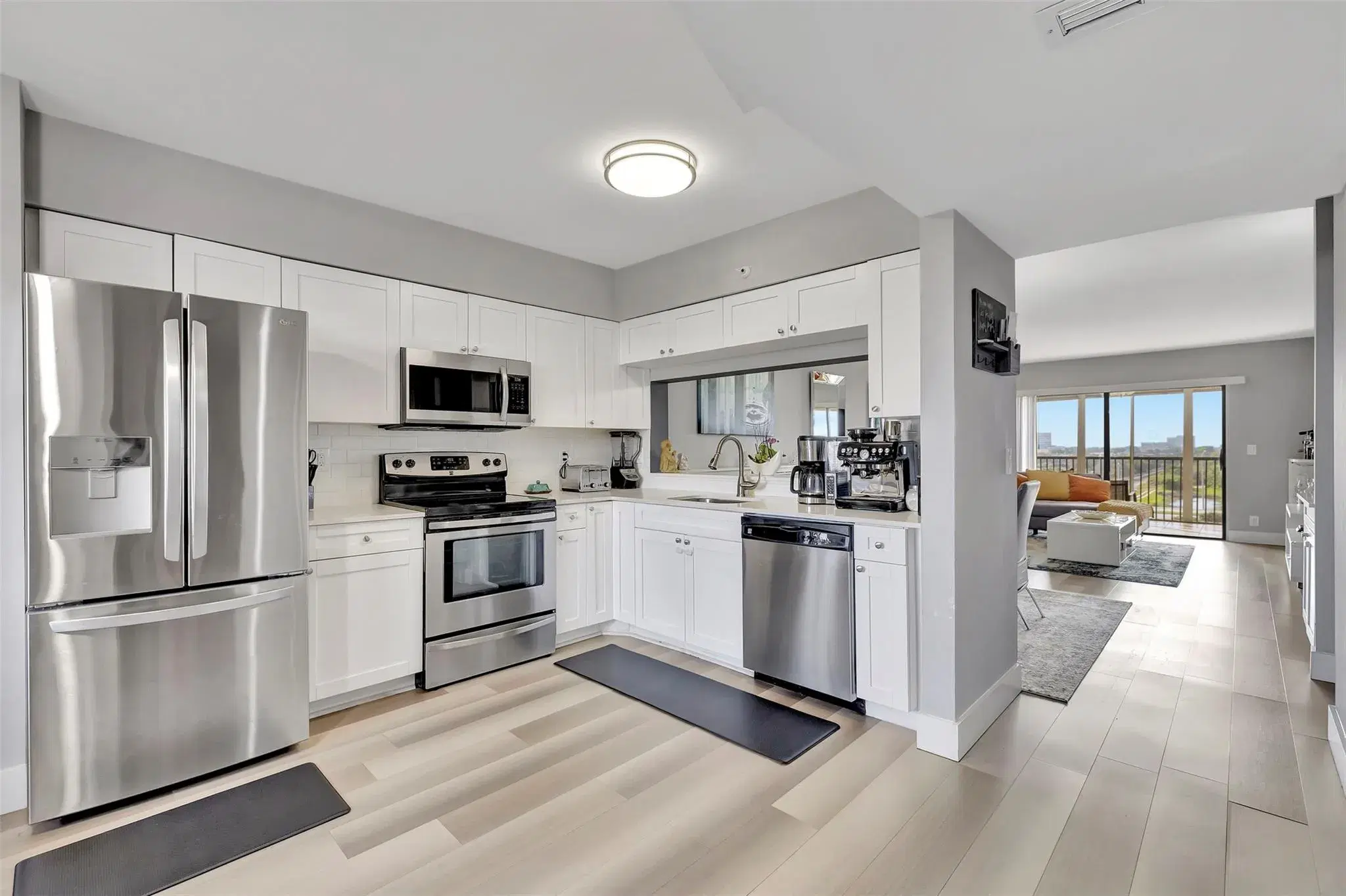Picture of 2200 S Cypress Bend Drive 702, Pompano Beach, FL 33069