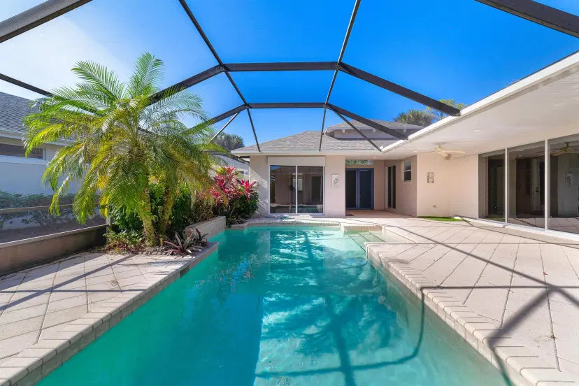 Picture of 693 Hampton Woods Lane Sw, Vero Beach FL 32962