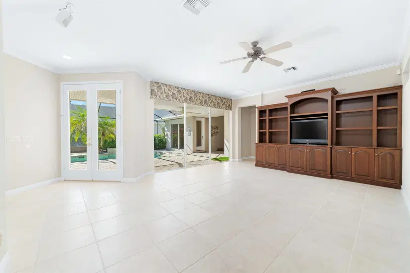 Picture of 693 Hampton Woods Lane Sw, Vero Beach FL 32962