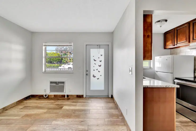 Picture of 702 N L Street 6, Lake Worth Beach FL 33460