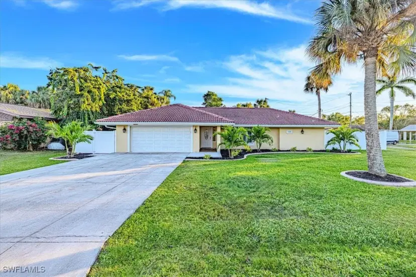 Picture of 158 Dow Ln, North Fort Myers FL 33917
