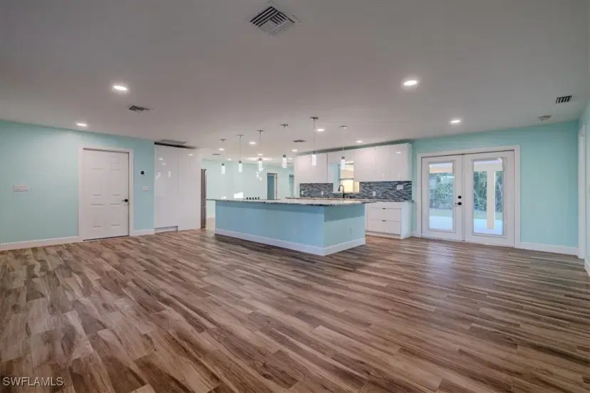 Picture of 158 Dow Ln, North Fort Myers FL 33917