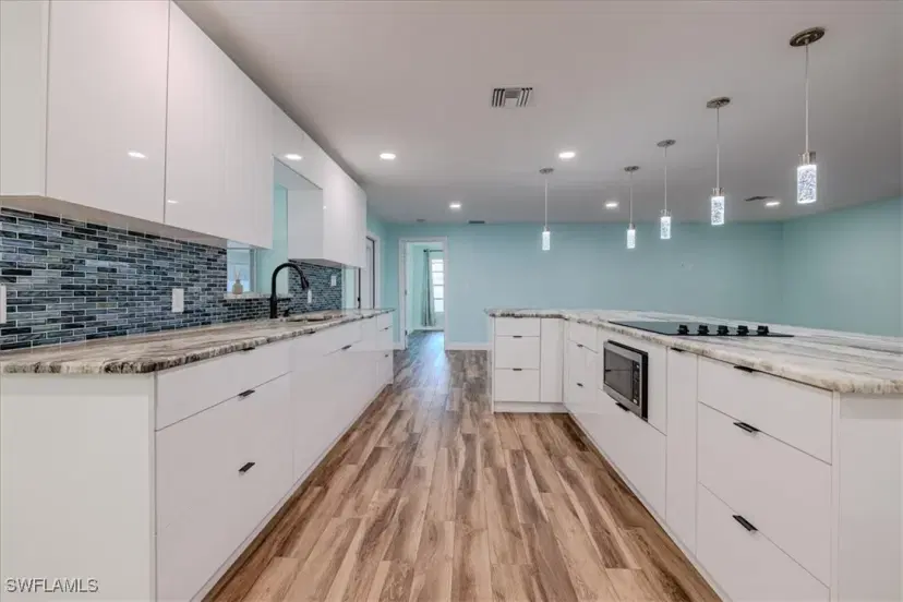 Picture of 158 Dow Ln, North Fort Myers FL 33917