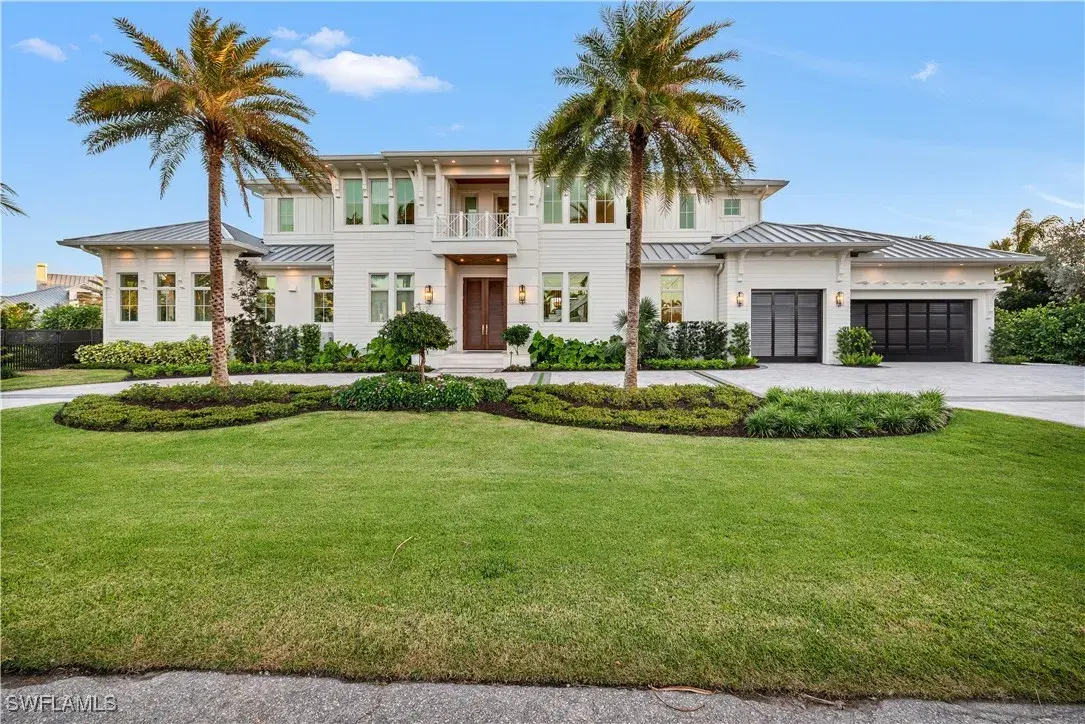 Picture of 330 Broad Ave N, Naples, FL 34102