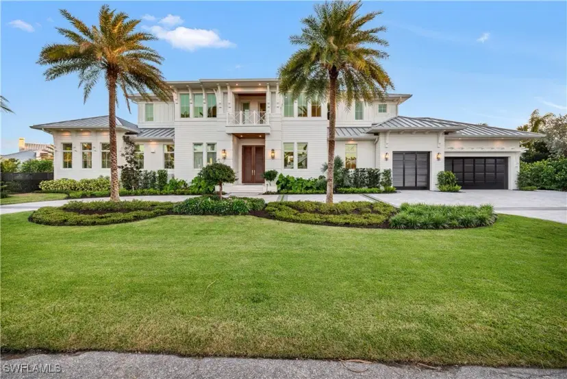 Picture of 330 Broad Ave N, Naples FL 34102