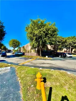 Picture of 240 W Park Dr 108-4, Miami, FL 33172
