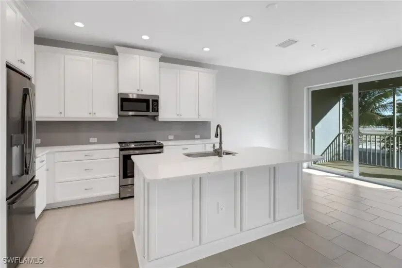 Picture of 2658 Seychelles Cir # 2506, Naples FL 34112