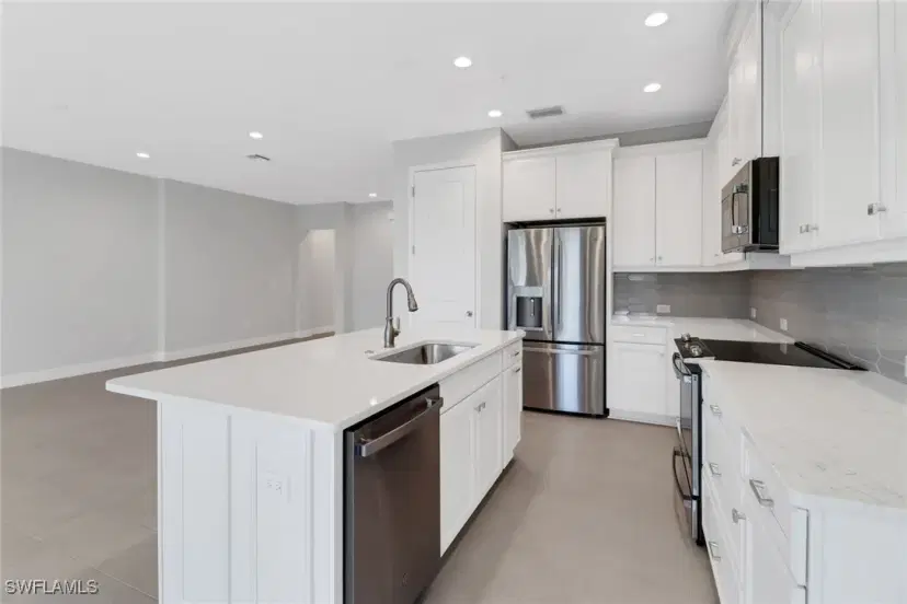 Picture of 2658 Seychelles Cir # 2506, Naples FL 34112