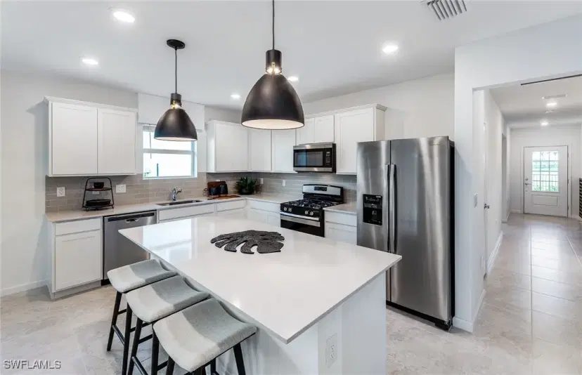 Picture of 1195 Caloosa Cove Dr, Labelle FL 33935