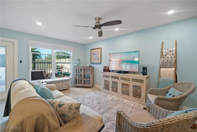 Picture of 149 Forest Lakes Blvd 101, Naples FL 34105