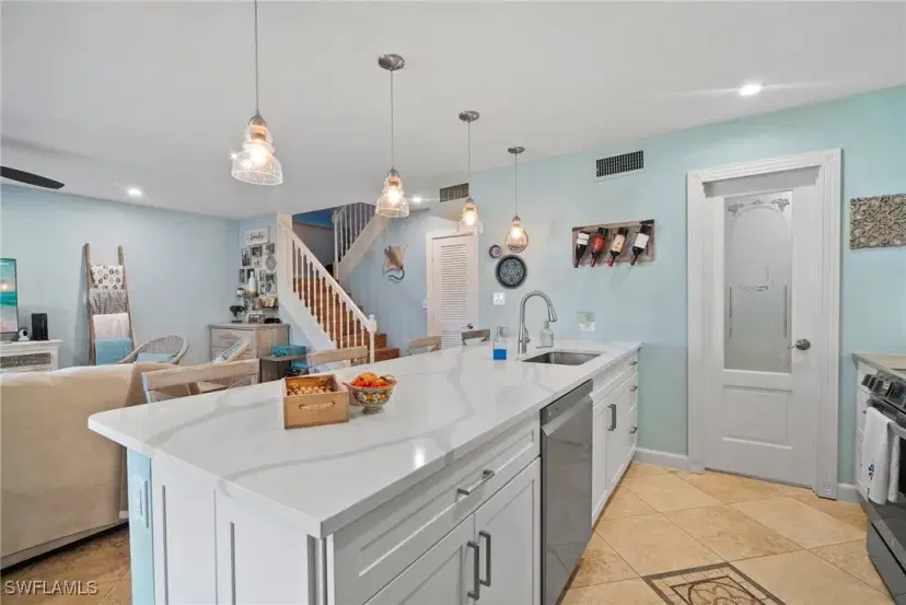 Picture of 149 Forest Lakes Blvd 101, Naples FL 34105