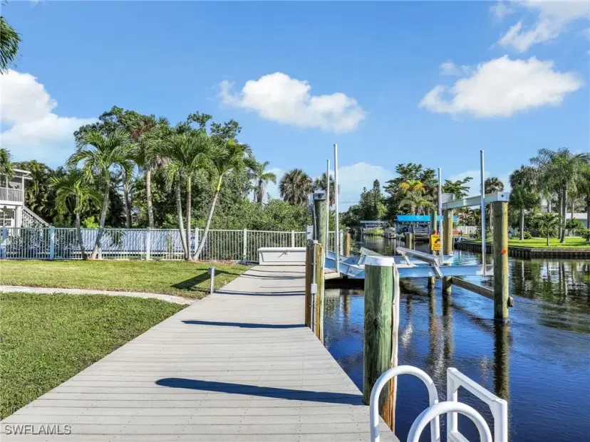 Picture of 6123 Island Park Ct, Fort Myers FL 33908