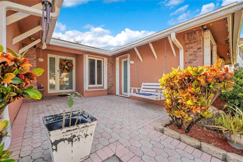 Picture of 13820 Roanoke St, Davie FL 33325