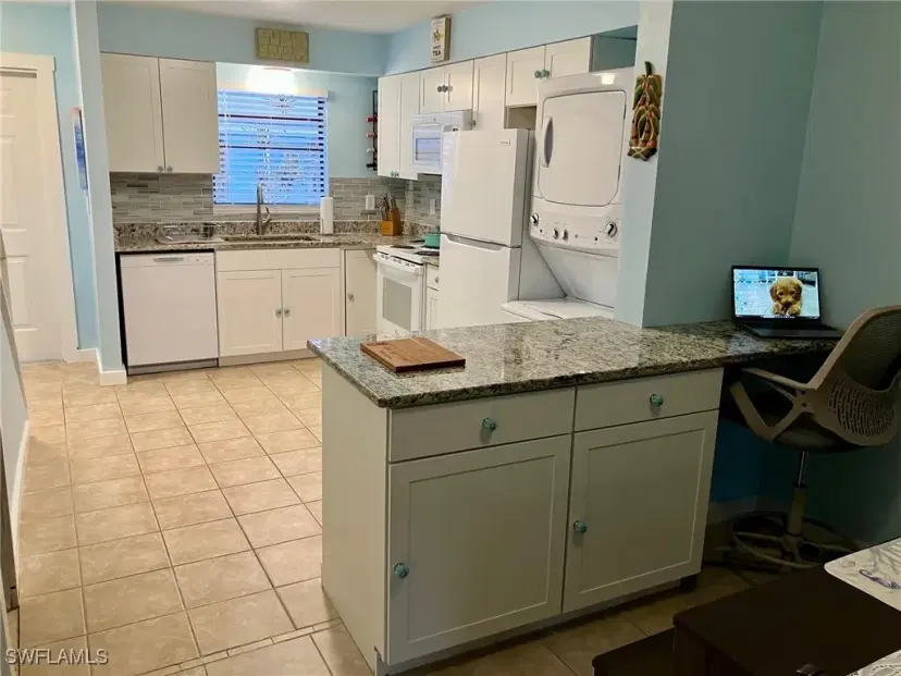 Picture of 13437 Heald Ln 9A, Fort Myers FL 33908