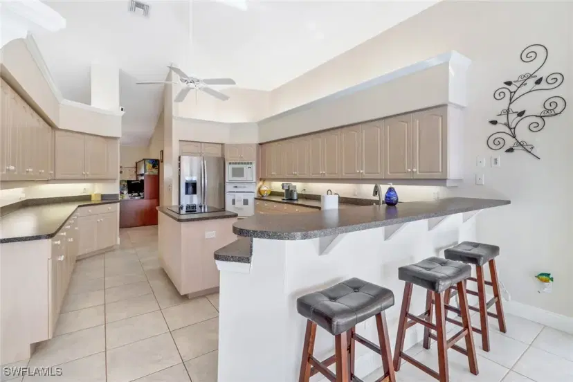 Picture of 320 SW 38Th Pl, Cape Coral FL 33991