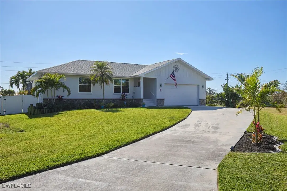 Picture of 6073 Macbeth Ln, Fort Myers, FL 33908