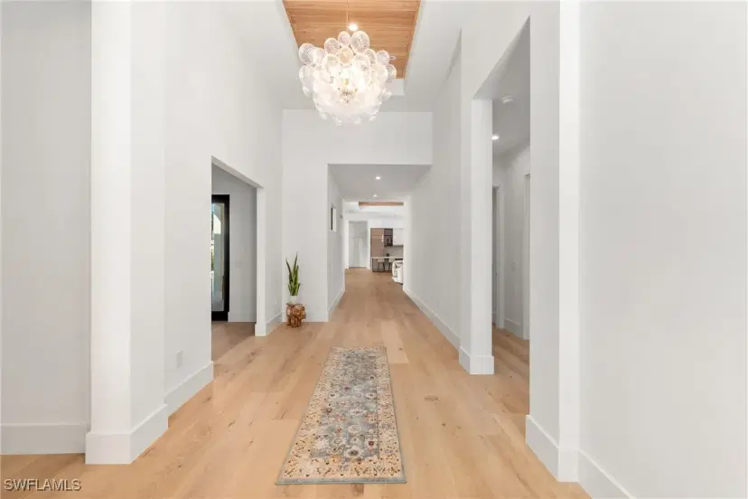 Picture of 629 10Th St N, Naples FL 34102