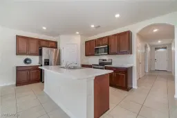 Picture of 2805 SE 8Th Pl, Cape Coral, FL 33904