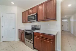 Picture of 2805 SE 8Th Pl, Cape Coral, FL 33904