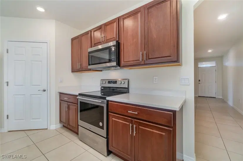 Picture of 2805 SE 8Th Pl, Cape Coral FL 33904